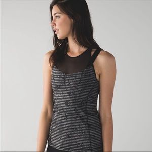 LULULEMON WOMENS TOP